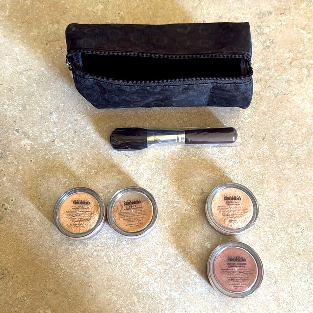 Mineral Allure Loose Powder Mineral Makeup Kit